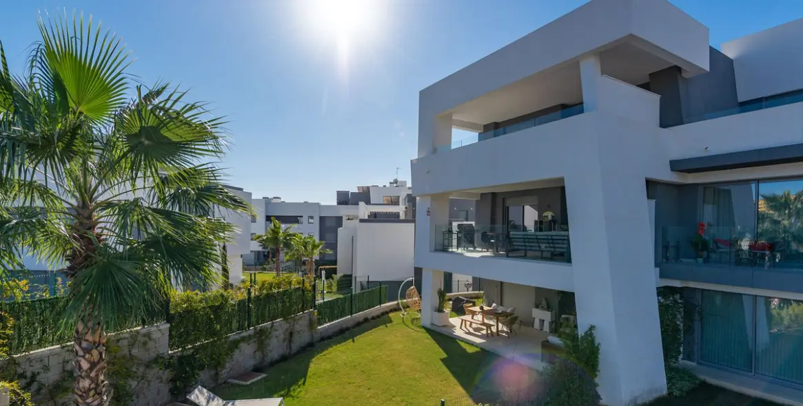 Sale of middle floor apartment in Selwo 3