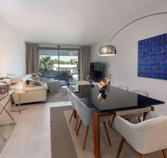 Sale of middle floor apartment in Selwo