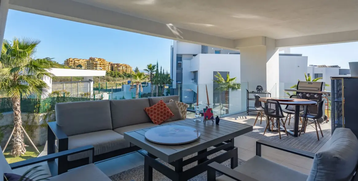 Sale of middle floor apartment in Selwo 14