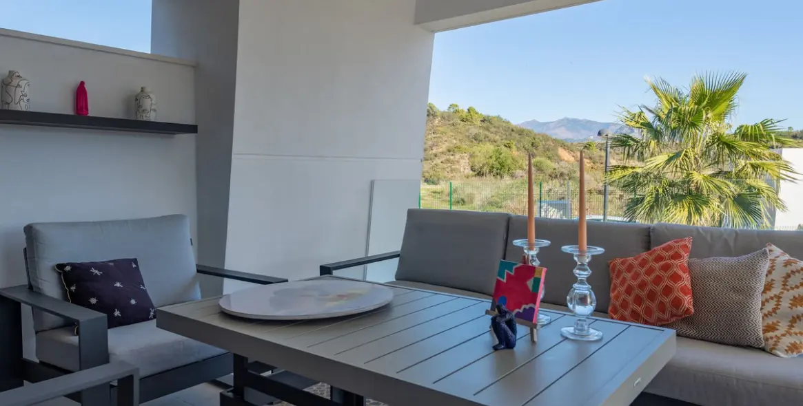 Sale of middle floor apartment in Selwo 16