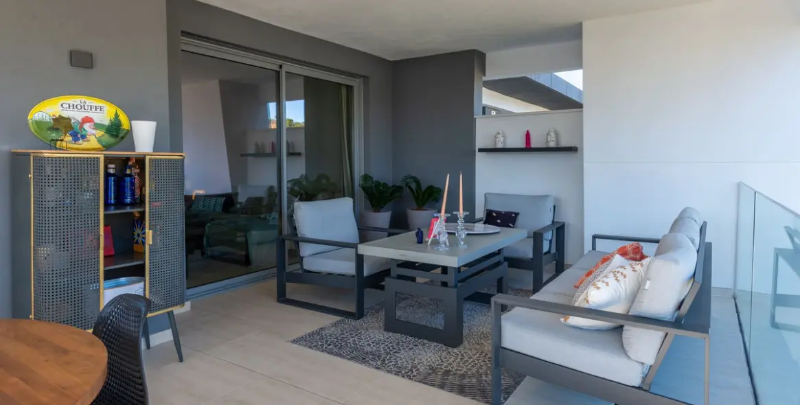 Sale of middle floor apartment in Selwo 17