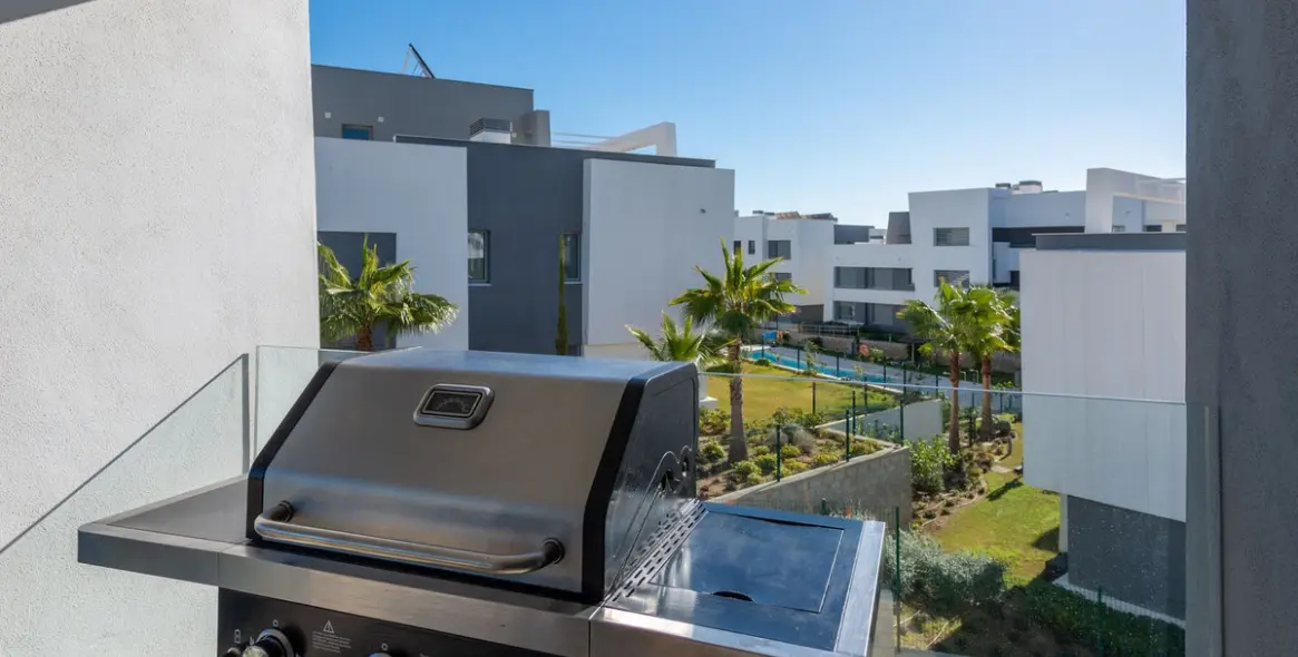 Sale of middle floor apartment in Selwo 19