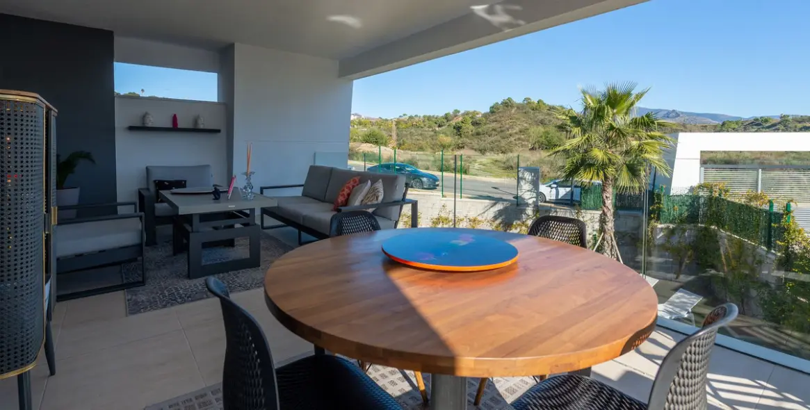 Sale of middle floor apartment in Selwo 20