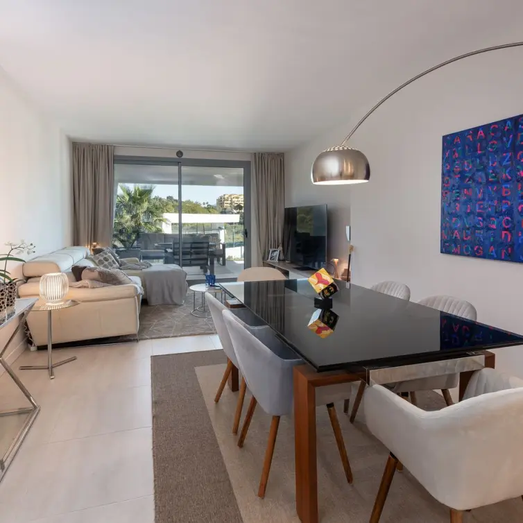 Sale of middle floor apartment in Selwo