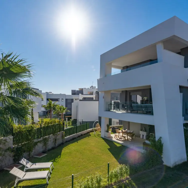 Sale of middle floor apartment in Selwo