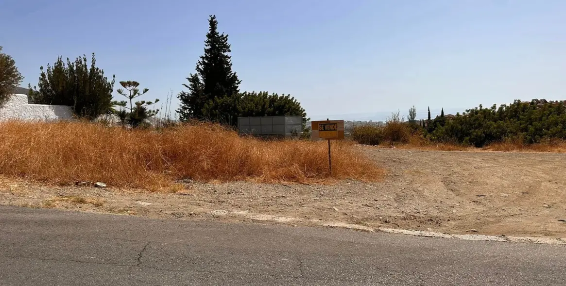 Продажа  жилого участка в Centro 4