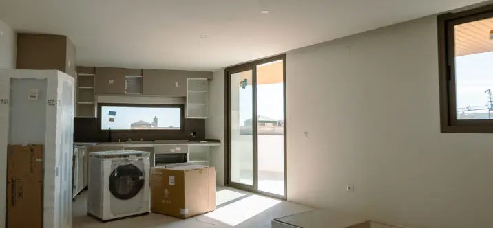 Sale of middle floor apartment in Estepona 3