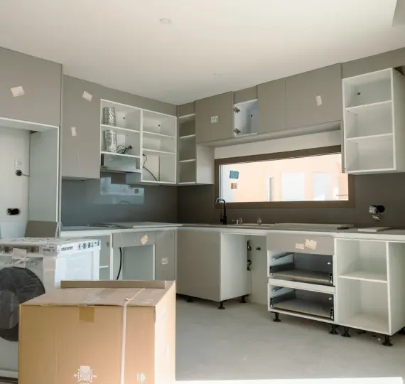 Sale of middle floor apartment in Estepona