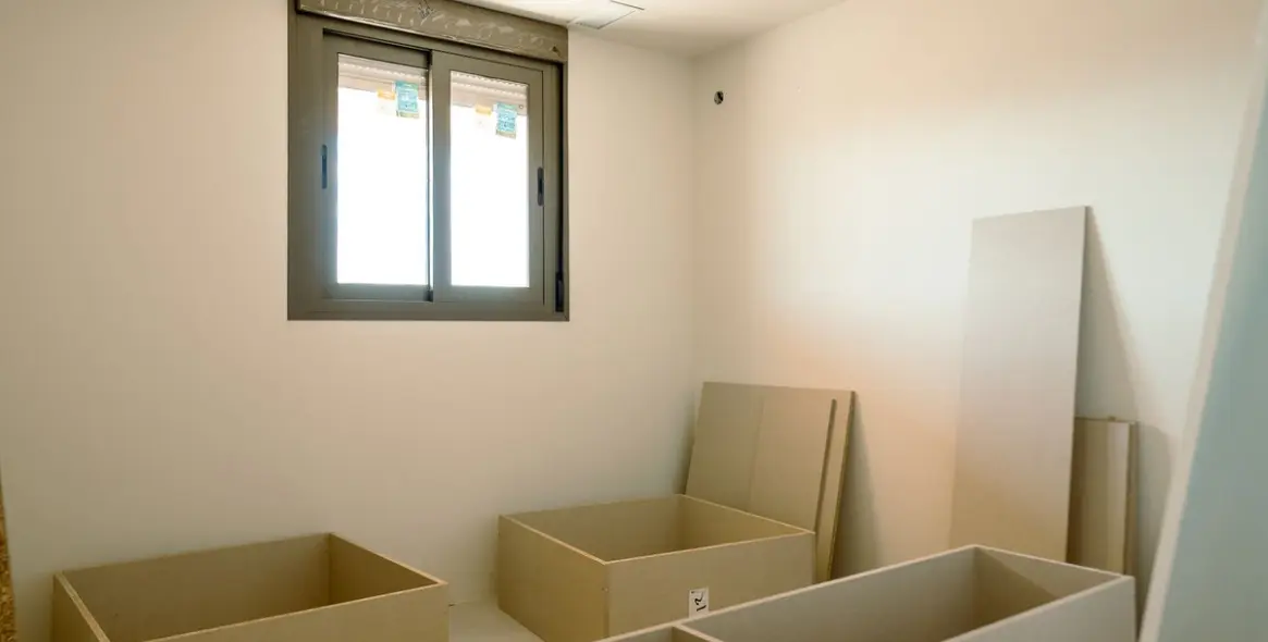 Sale of middle floor apartment in Estepona 12