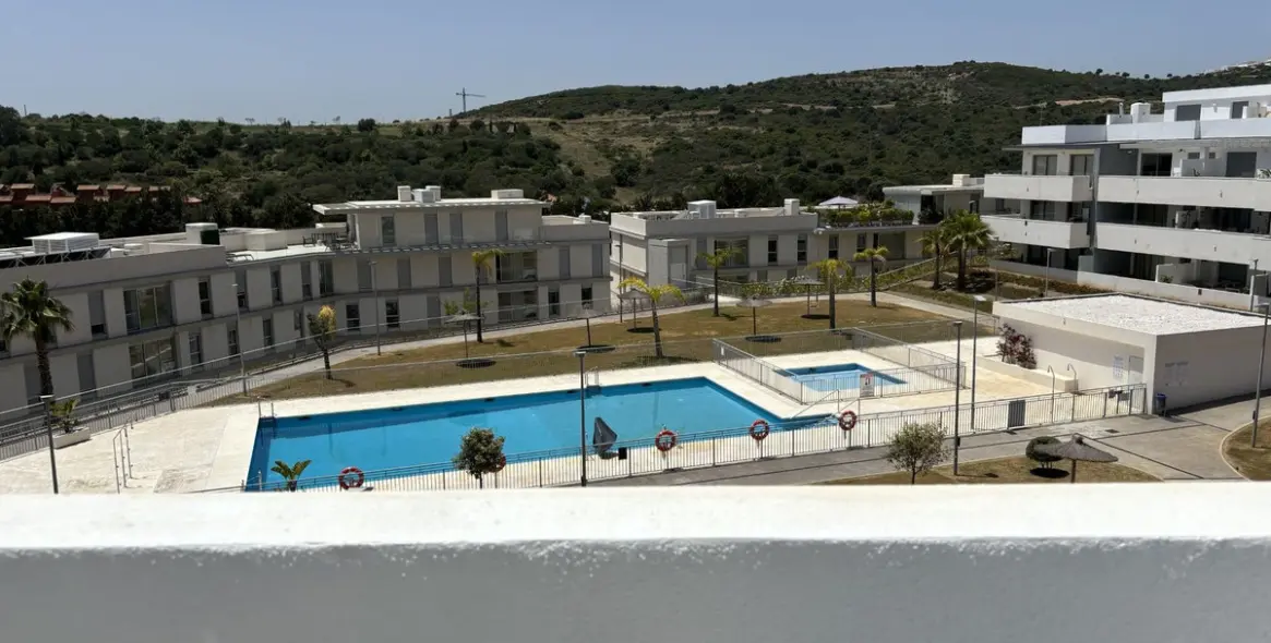 Sale of penthouse in Estepona 1