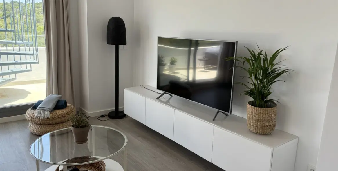 Sale of penthouse in Estepona 4