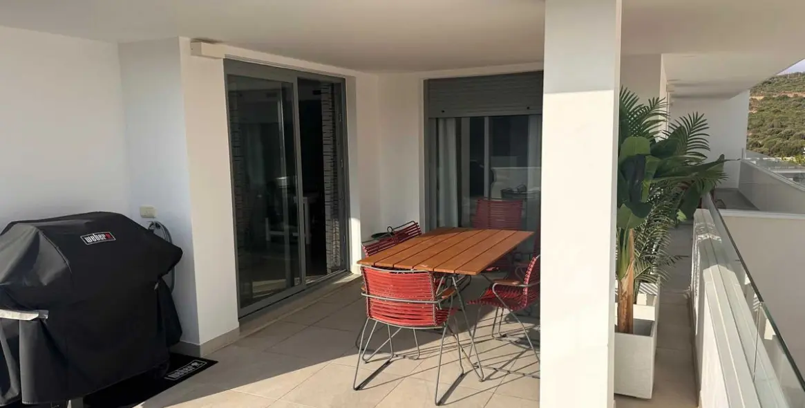 Sale of penthouse in Estepona 10