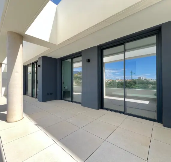 Продажа апартаментов на среднем этаже в Marbella