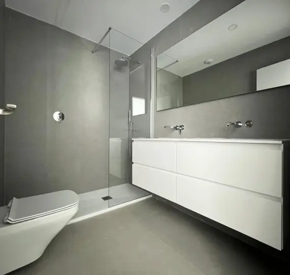 Продажа апартаментов на среднем этаже в Marbella