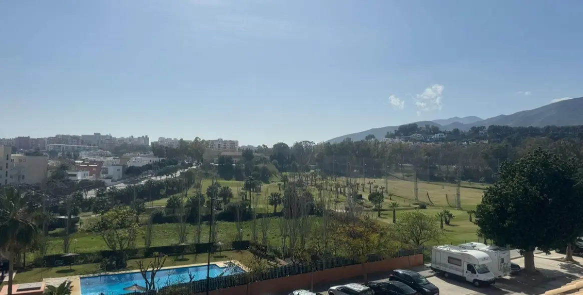 Продажа дома на две семьи в Torremolinos 1