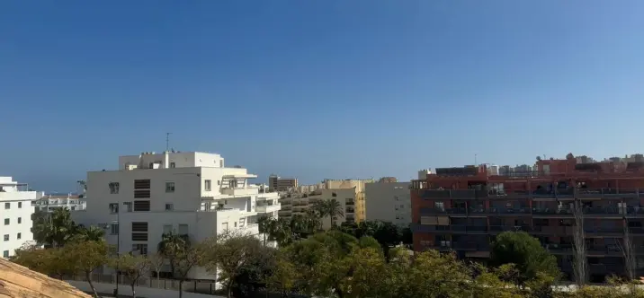 Продажа дома на две семьи в Torremolinos 1