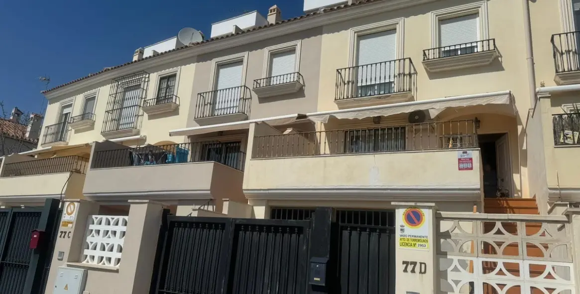 Продажа дома на две семьи в Torremolinos 3