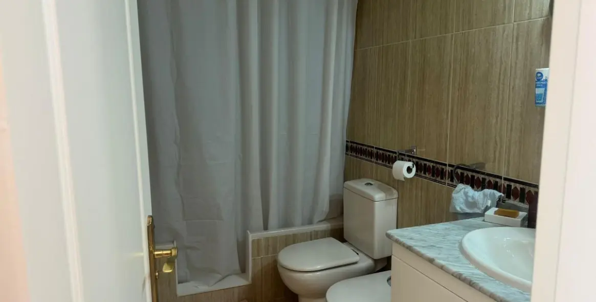 Продажа дома на две семьи в Torremolinos 8