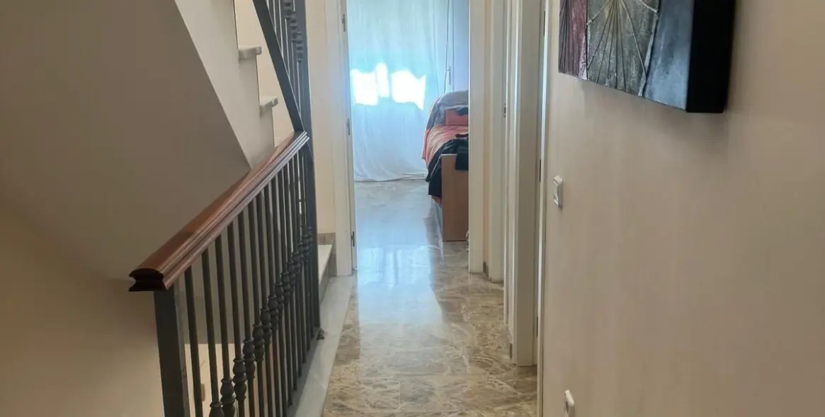 Продажа дома на две семьи в Torremolinos 10