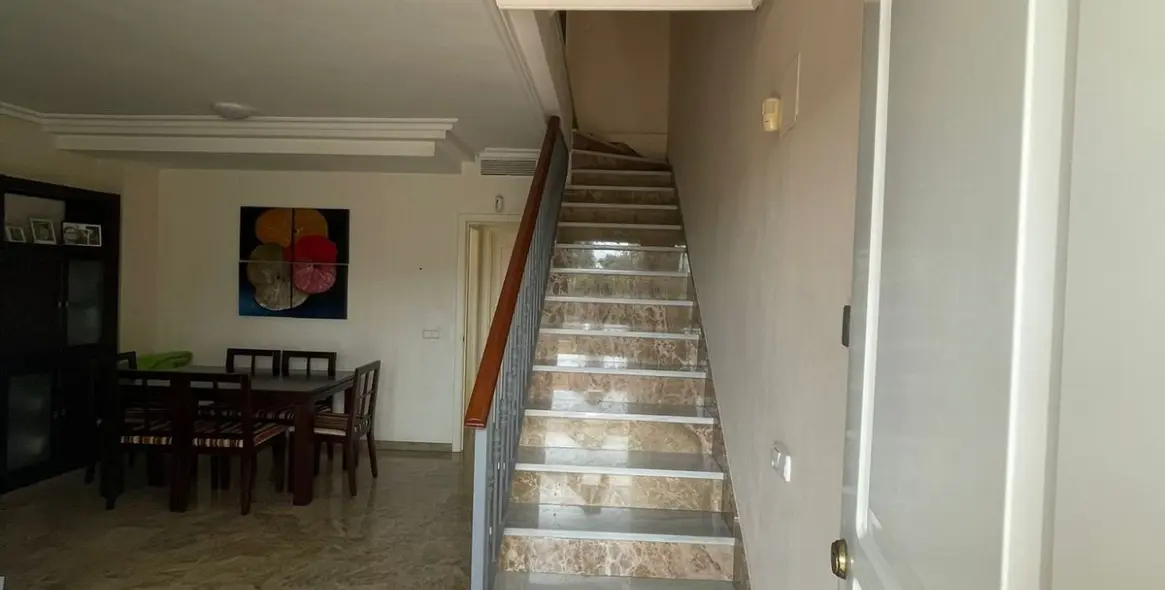 Продажа дома на две семьи в Torremolinos 11