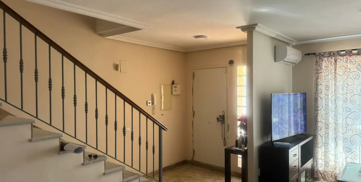 Продажа дома на две семьи в Torremolinos 15