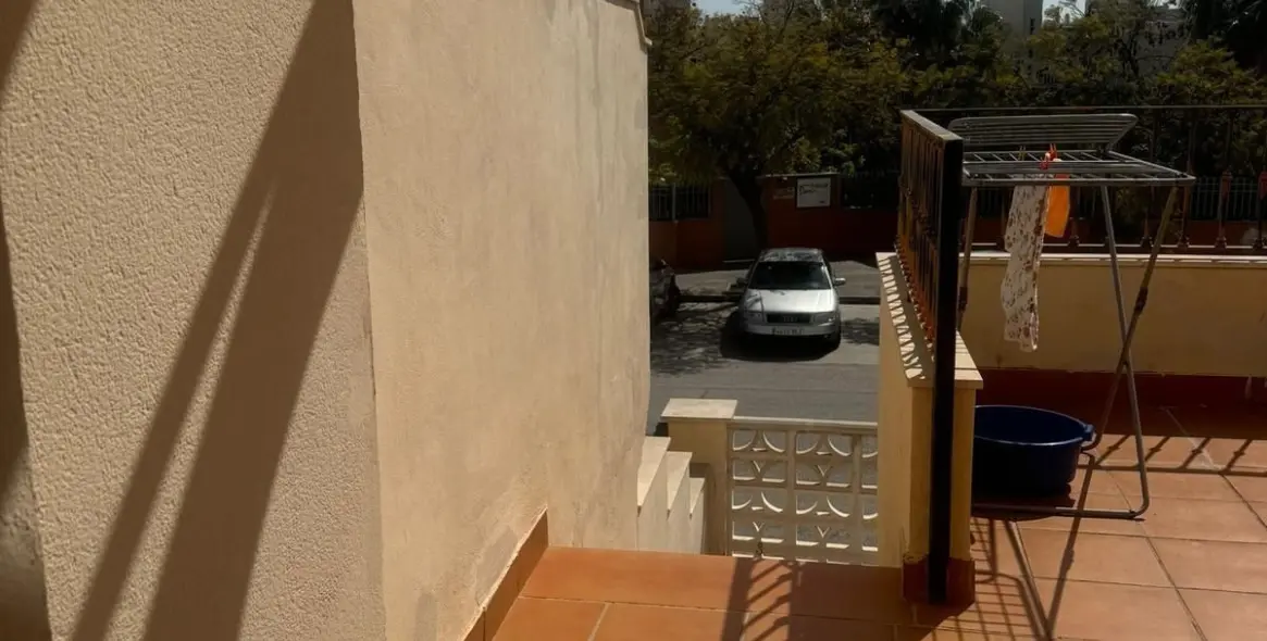 Продажа дома на две семьи в Torremolinos 21