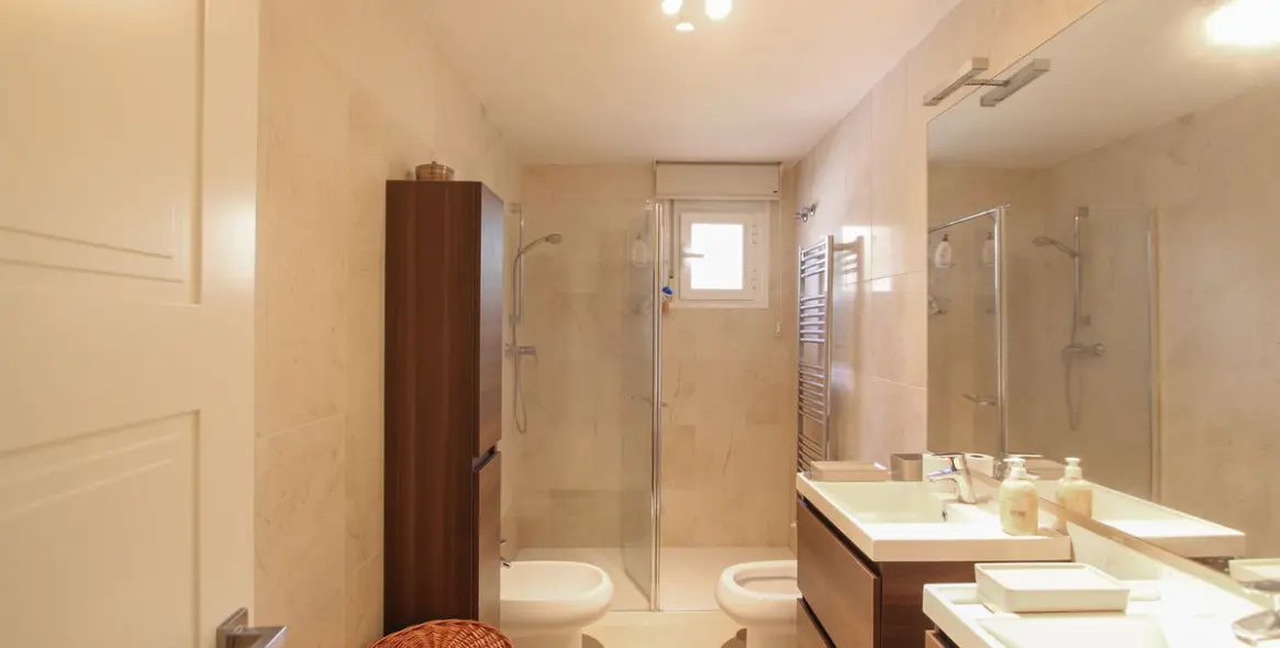 Venta de apartamento en planta baja en Guadalmina Alta 5