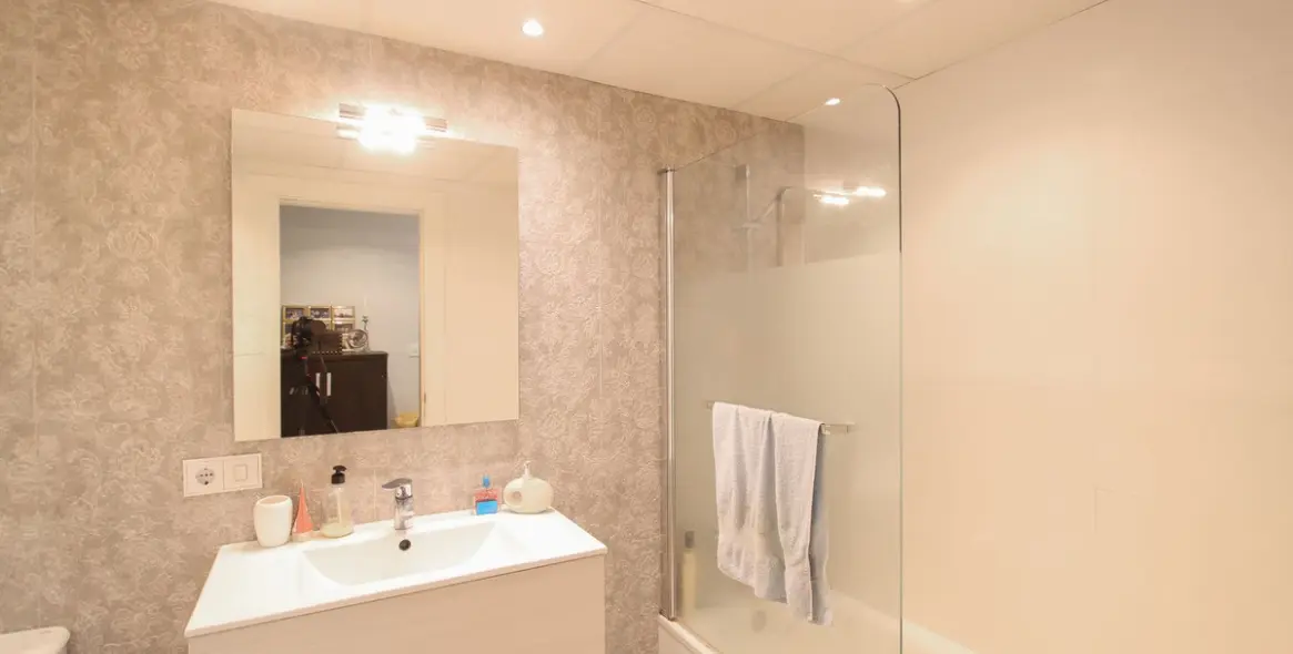 Venta de apartamento en planta baja en Guadalmina Alta 10