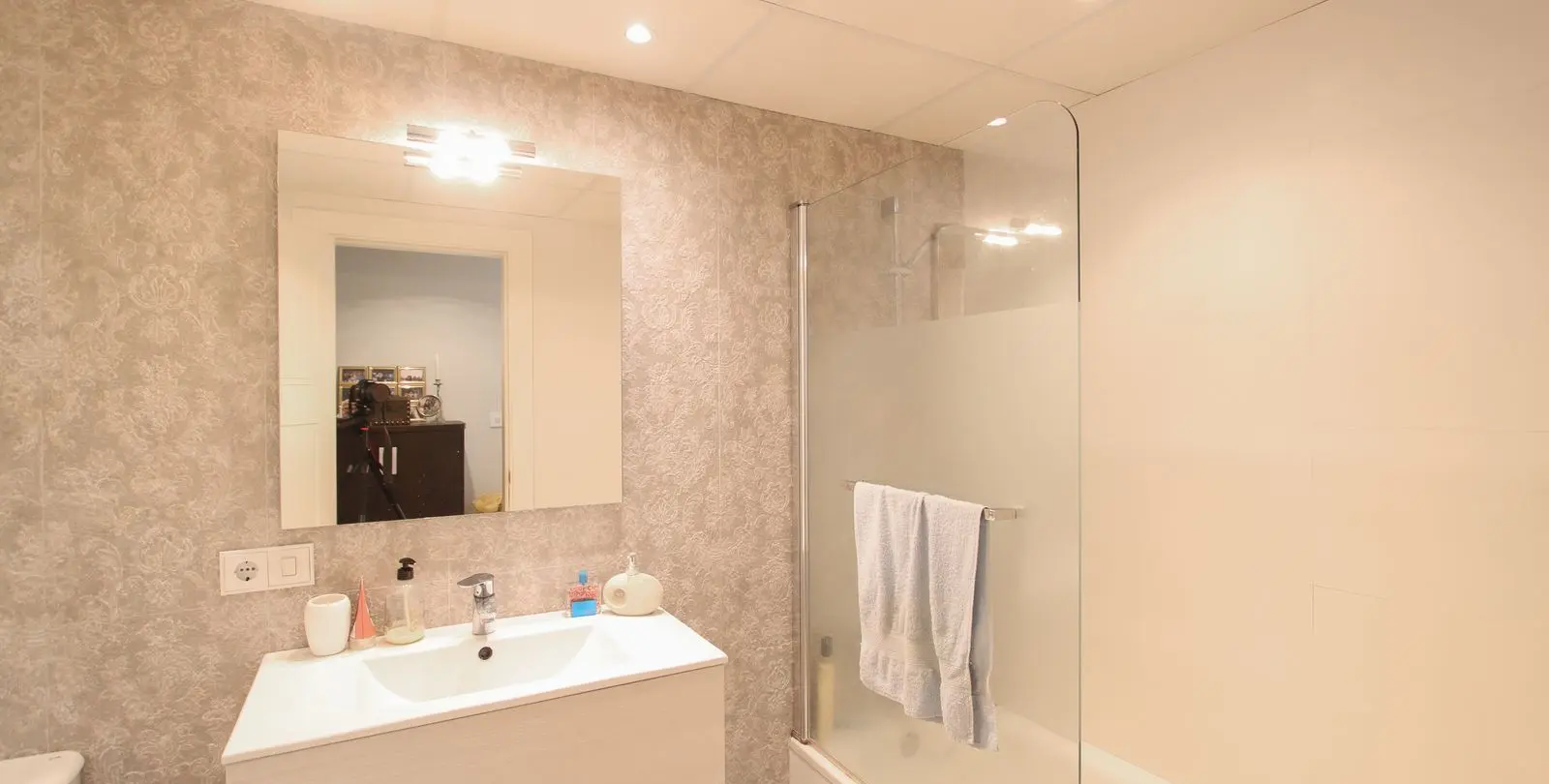 Venta de apartamento en planta baja en Guadalmina Alta 10