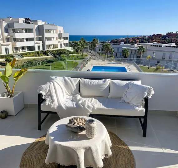 Sale of penthouse duplex in Estepona