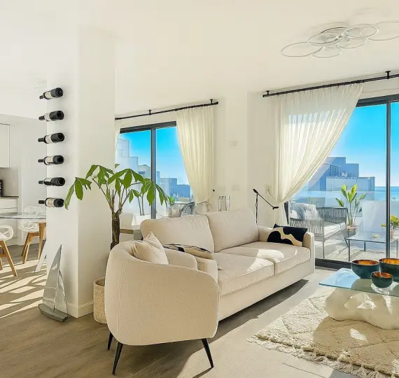 Sale of penthouse duplex in Estepona