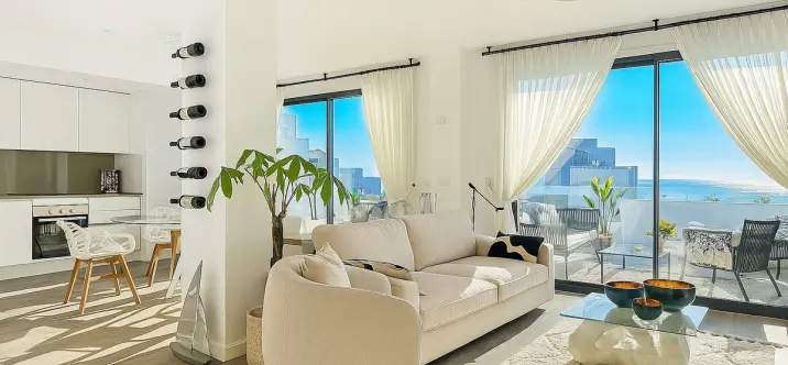 Sale of penthouse duplex in Estepona 3