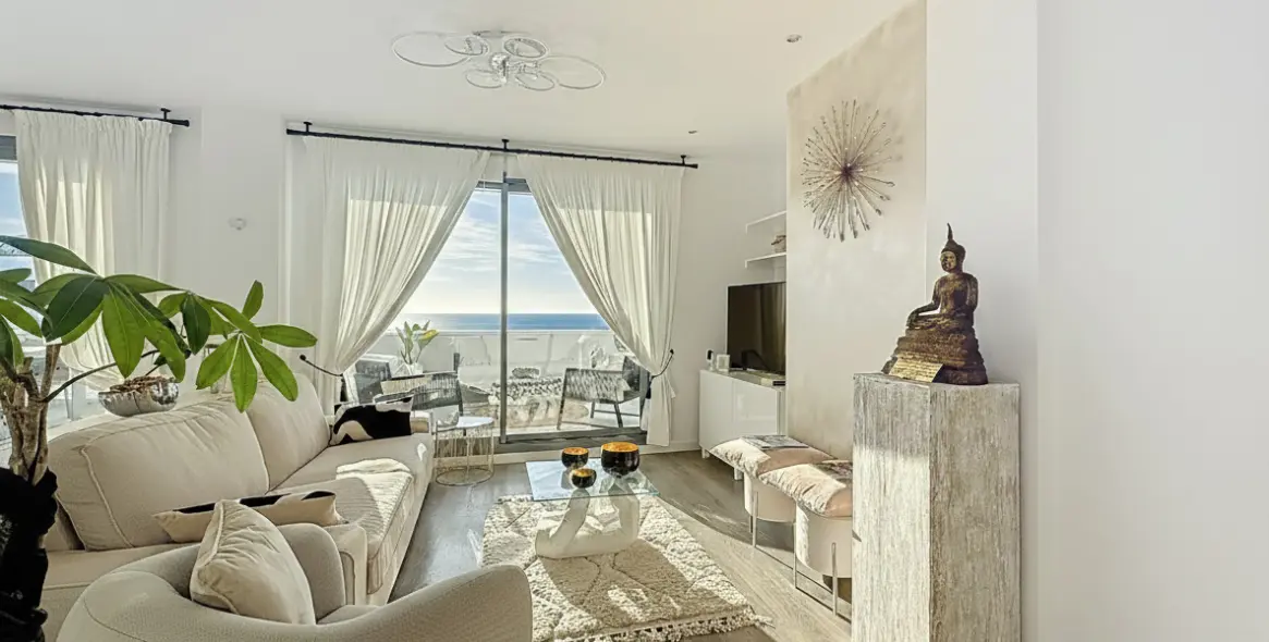 Sale of penthouse duplex in Estepona 7