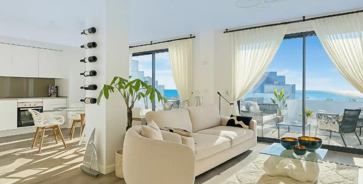 Sale of penthouse duplex in Estepona 8