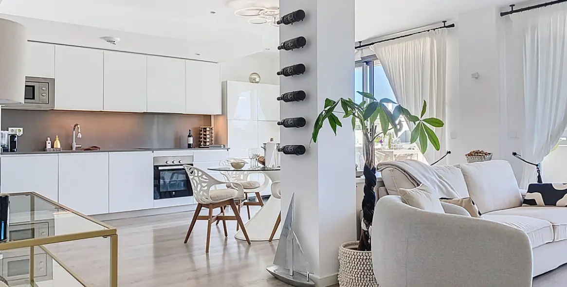 Sale of penthouse duplex in Estepona 9