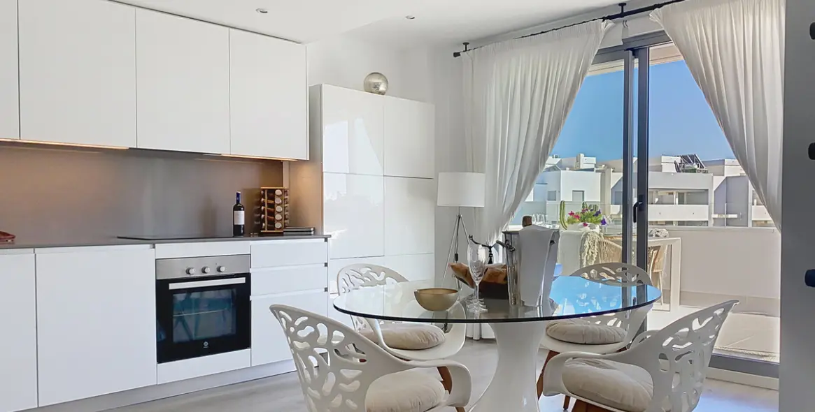 Sale of penthouse duplex in Estepona 12