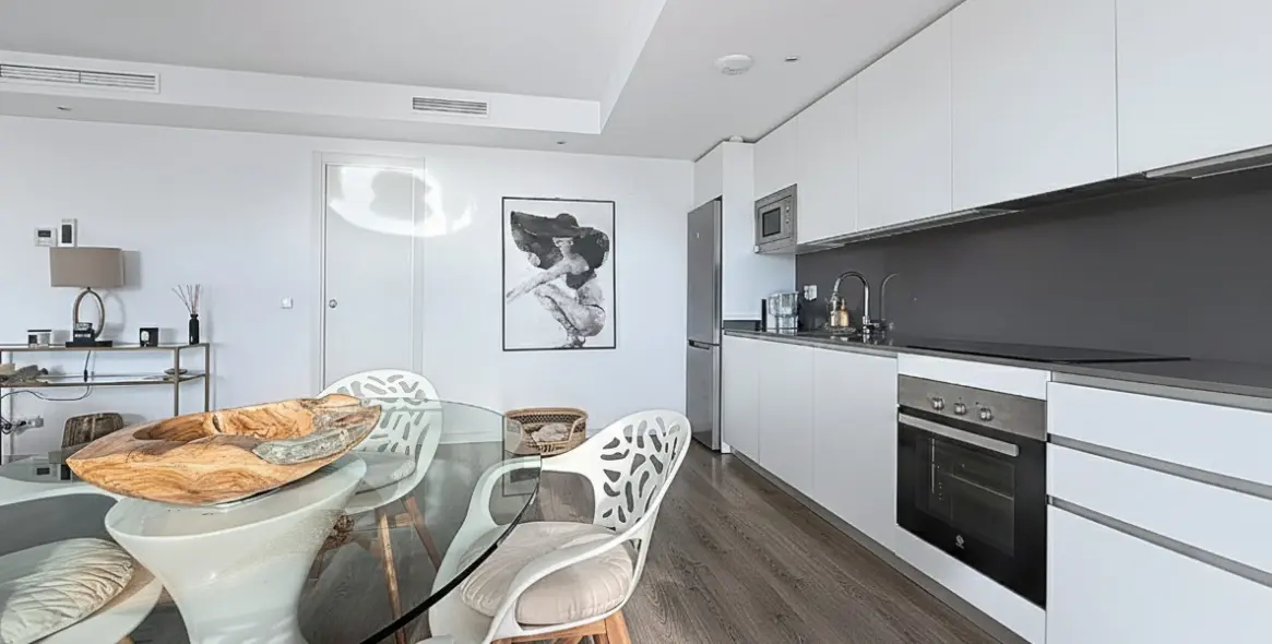 Sale of penthouse duplex in Estepona 13