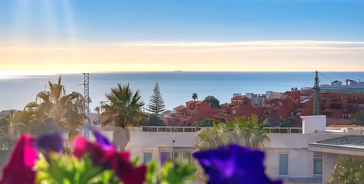 Sale of penthouse duplex in Estepona 20
