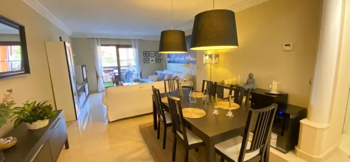 Sale of middle floor apartment in Benahavís 4