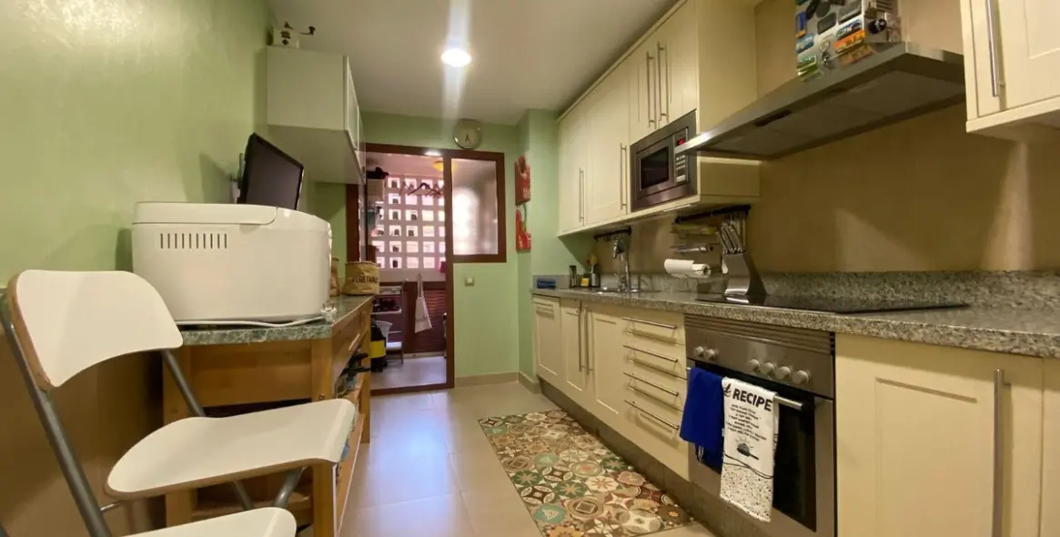 Sale of middle floor apartment in Benahavís 9