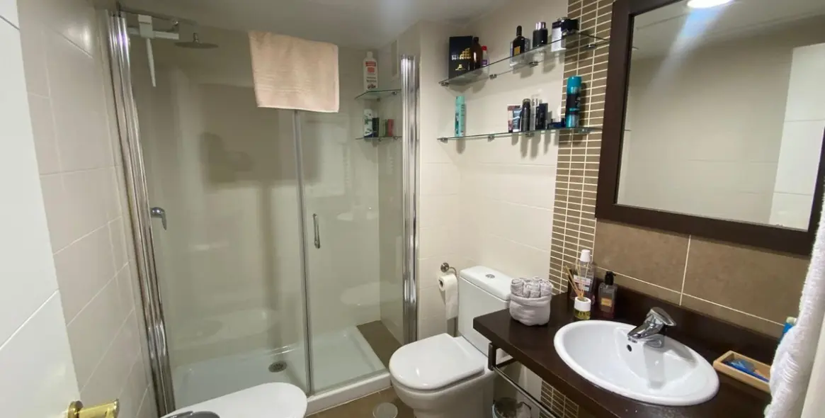 Sale of middle floor apartment in Benahavís 20