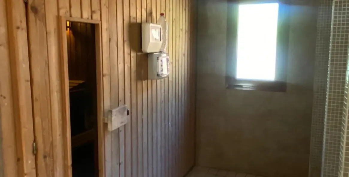 Venta de apartamento en planta media en Benahavís 24