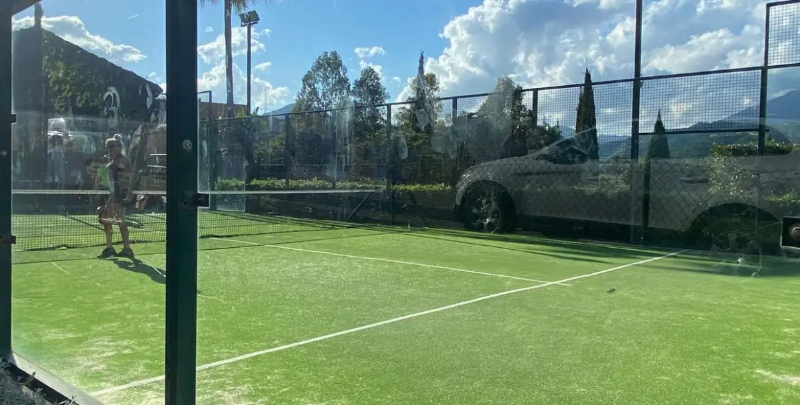 Venta de apartamento en planta media en Benahavís 29