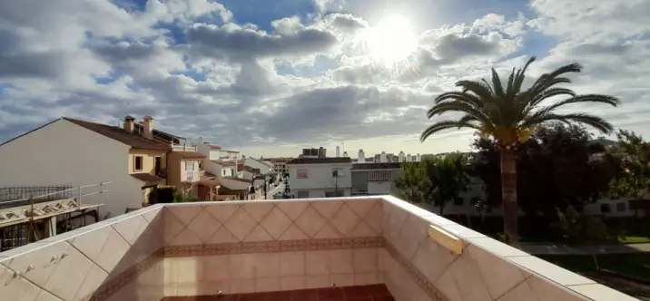 Продажа таунхауса в Las Lagunas 0