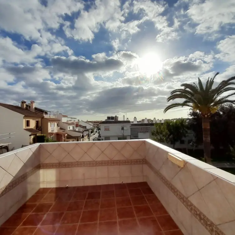 Sale of townhouse in Las Lagunas