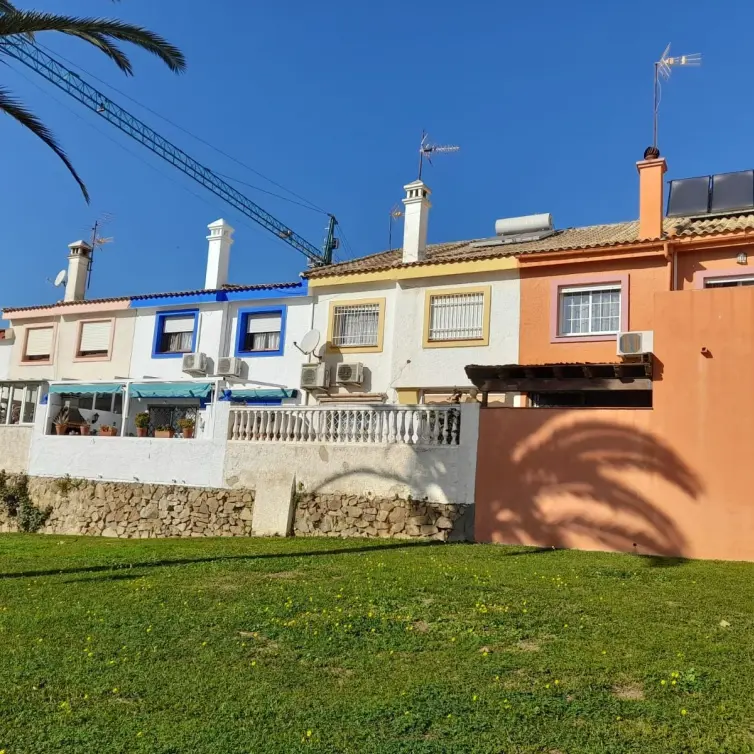 Sale of townhouse in Las Lagunas