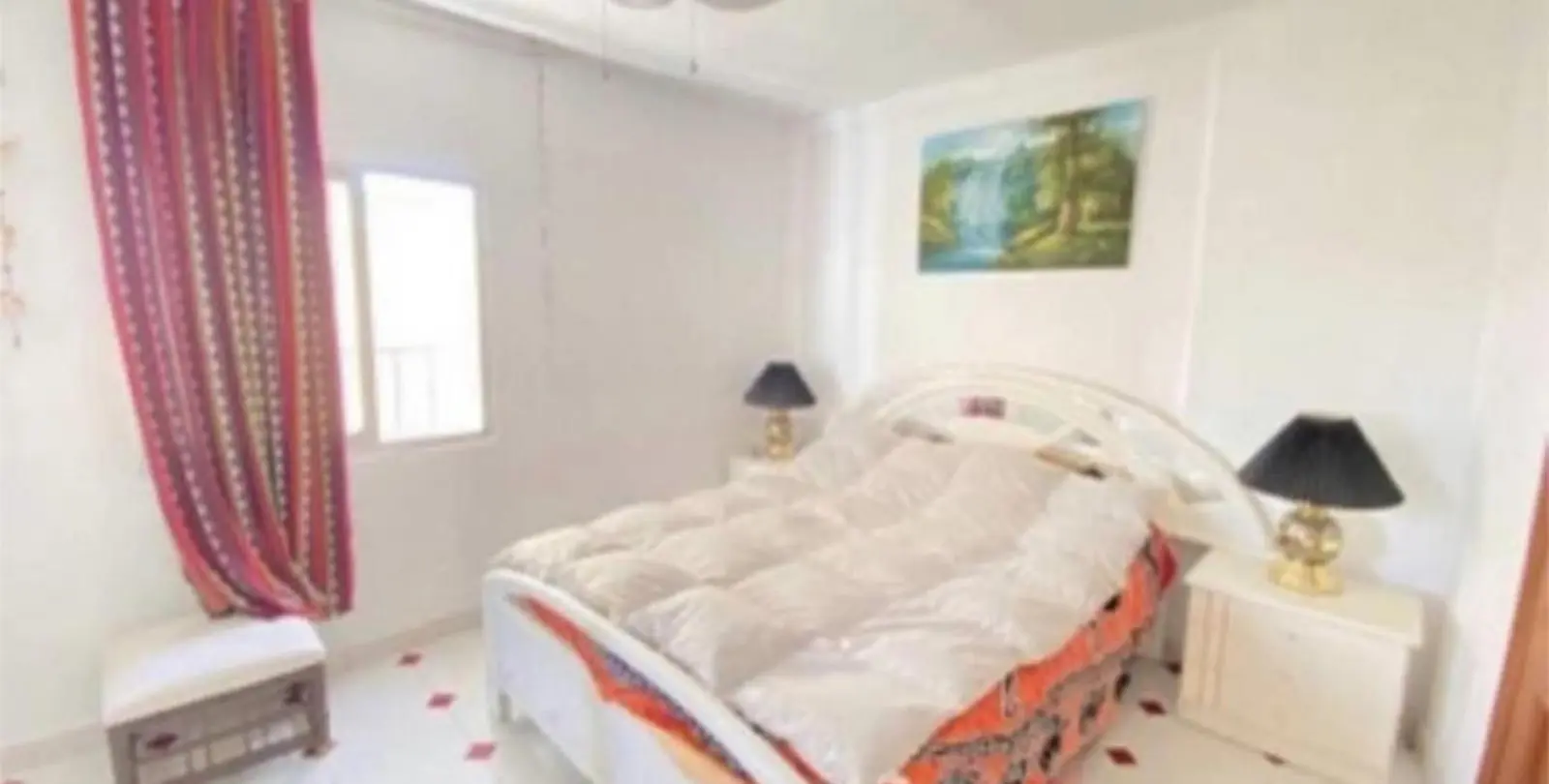 Sale of middle floor apartment in Marbella 1