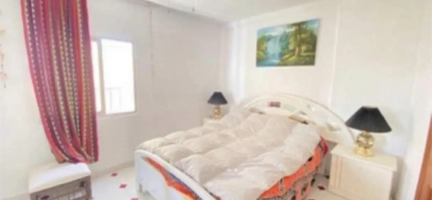 Sale of middle floor apartment in Marbella 0