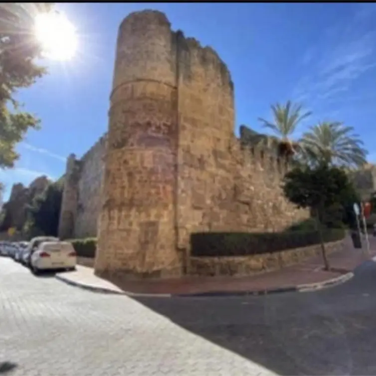 Sale of middle floor apartment in Marbella