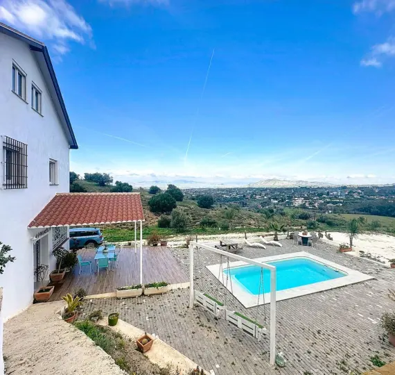 Sale of detached villa in Alhaurín el Grande